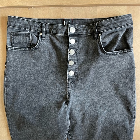 Urban Outfitters BDG Girlfriend High Rise Button Fly Jeans - Picture 4 of 12